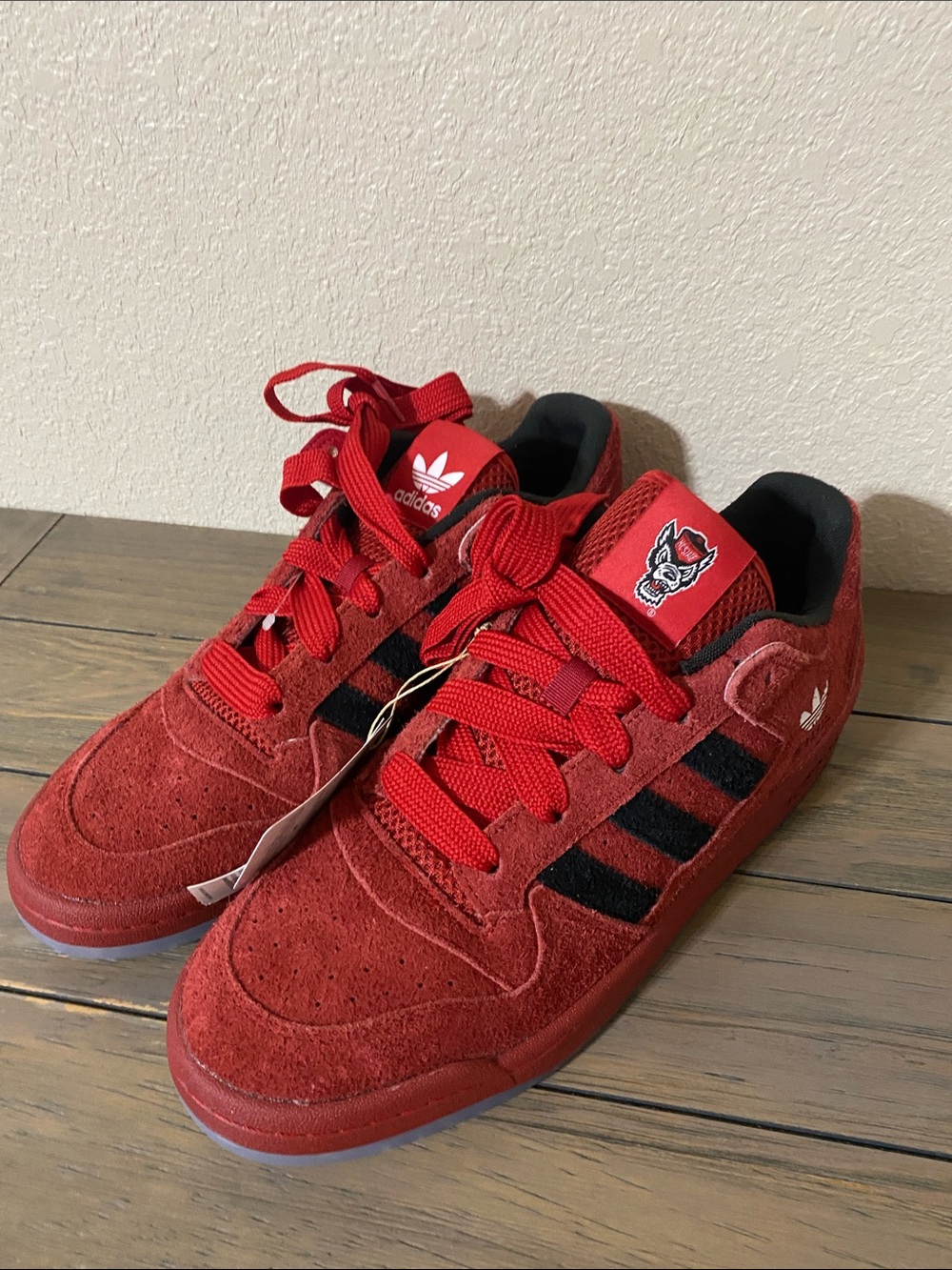 NWT adidas NC State Wolfpack Forum Low men’s size 10.5